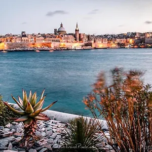 Apartament Exceptional 3-bedroom Apartment, - Tigne Point!, Sliema